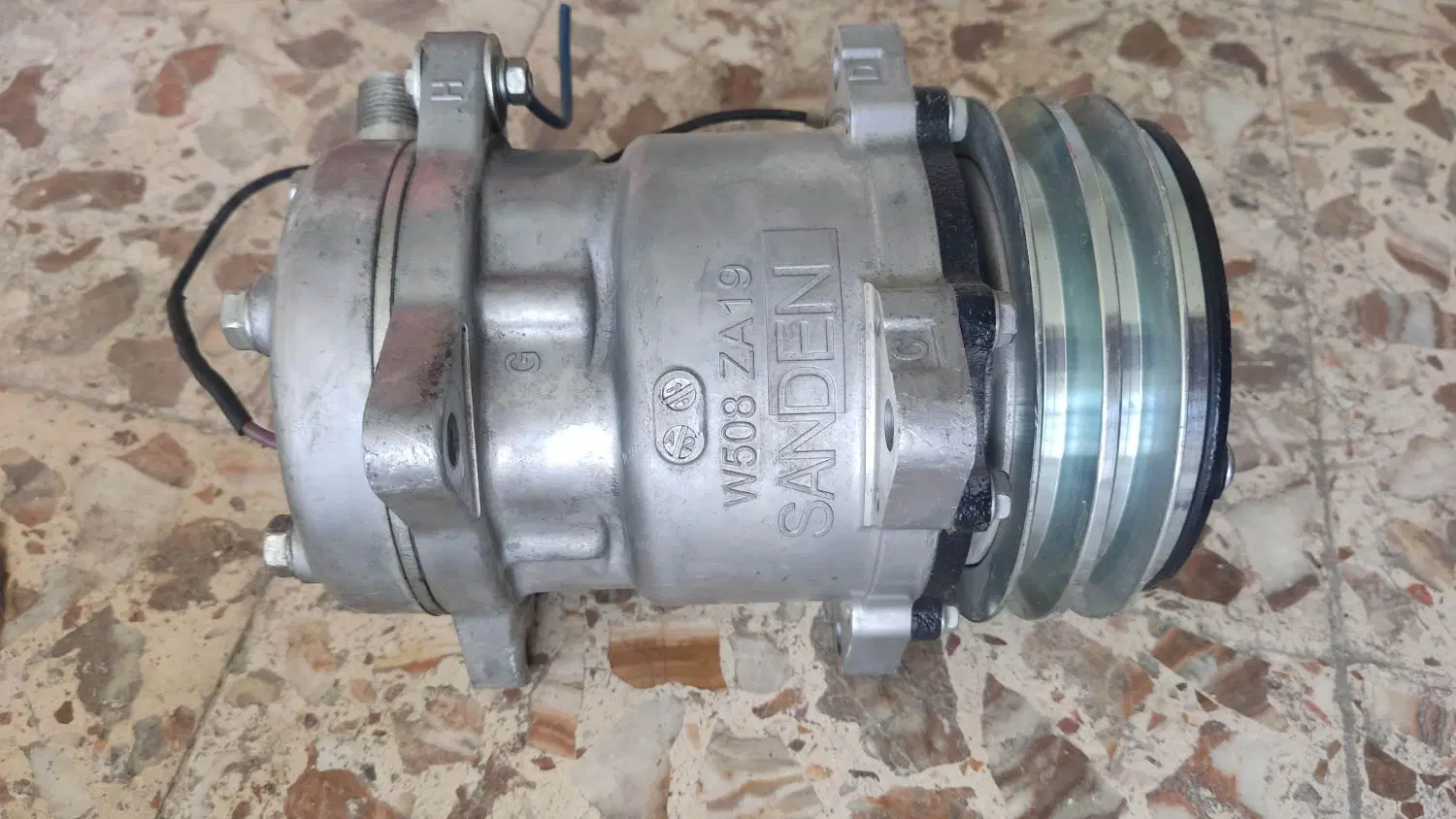 کمپرسور|کولر گازی و فن‌کوئل|هندمینی, |دیوار
