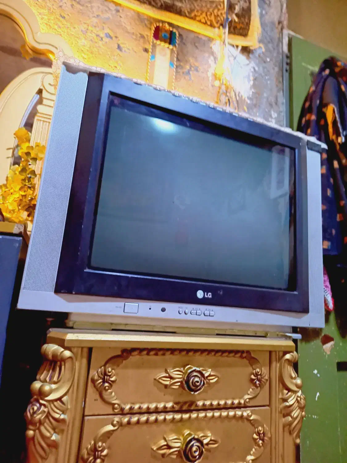 تمیز  در حد نو|تلویزیون و پروژکتور|زاهدان, |دیوار