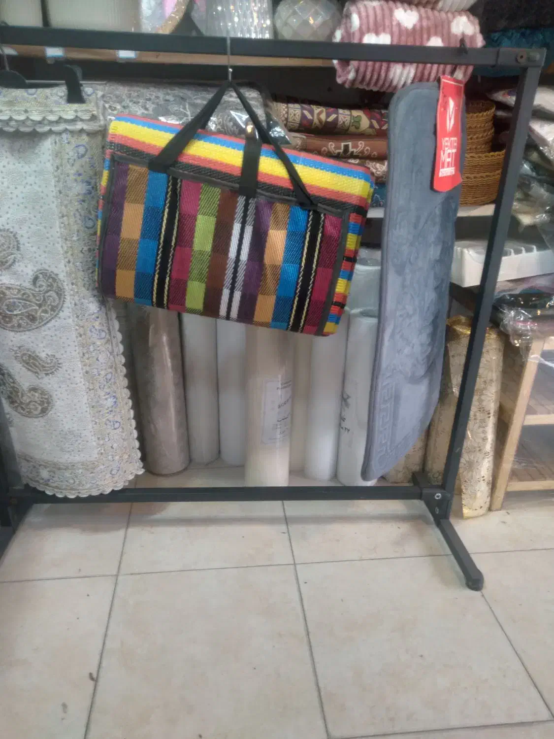 رگال لباس|بندرخت و رخت‌آویز|گرگان, |دیوار