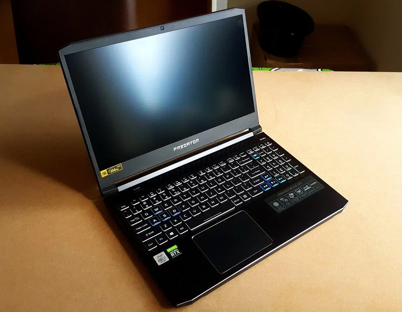 لپ‌تاپ گیمینگ هلیوس ۳۰۰، گرافیک RTX2070، رم ۲۴|رایانه همراه|تهران, فلسطین (میدان انقلاب)|دیوار