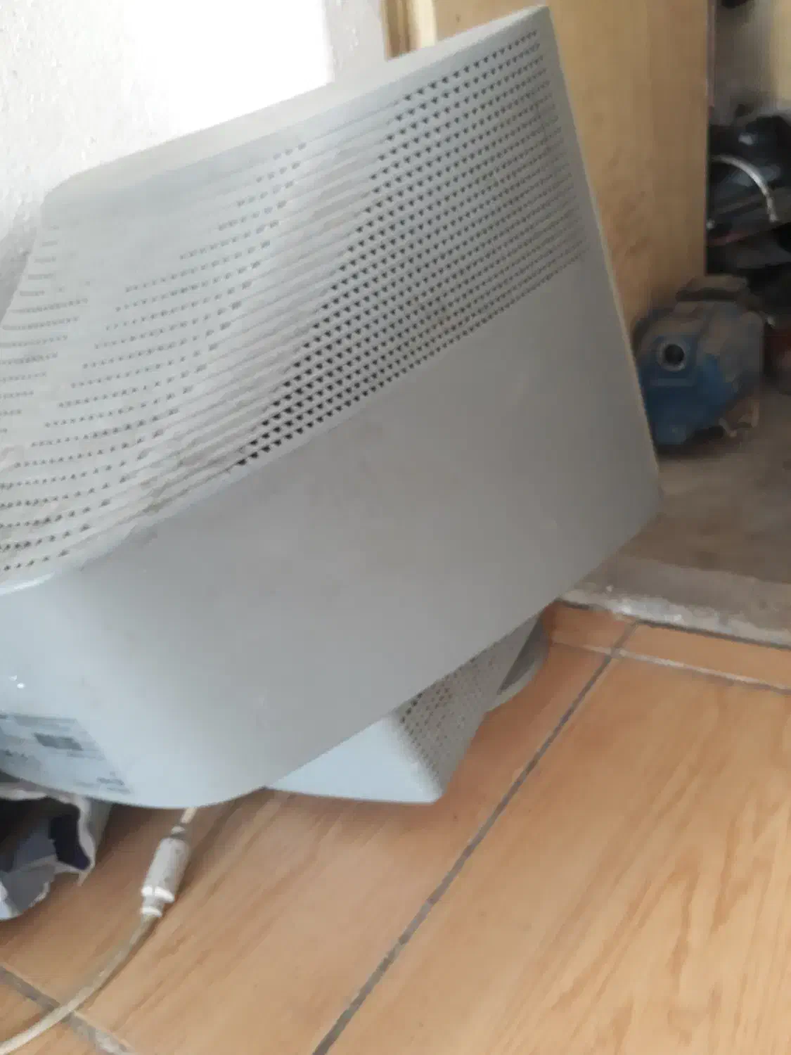 مونیتور قدیمی ال جی|رایانه رومیزی|گرگان, |دیوار