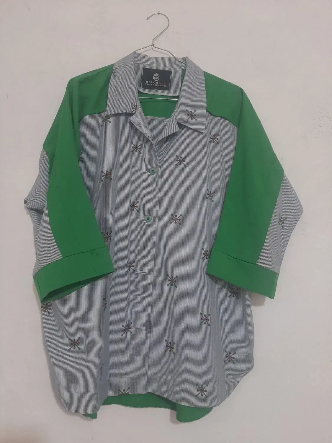 مانتو|لباس|چهارباغ, |دیوار