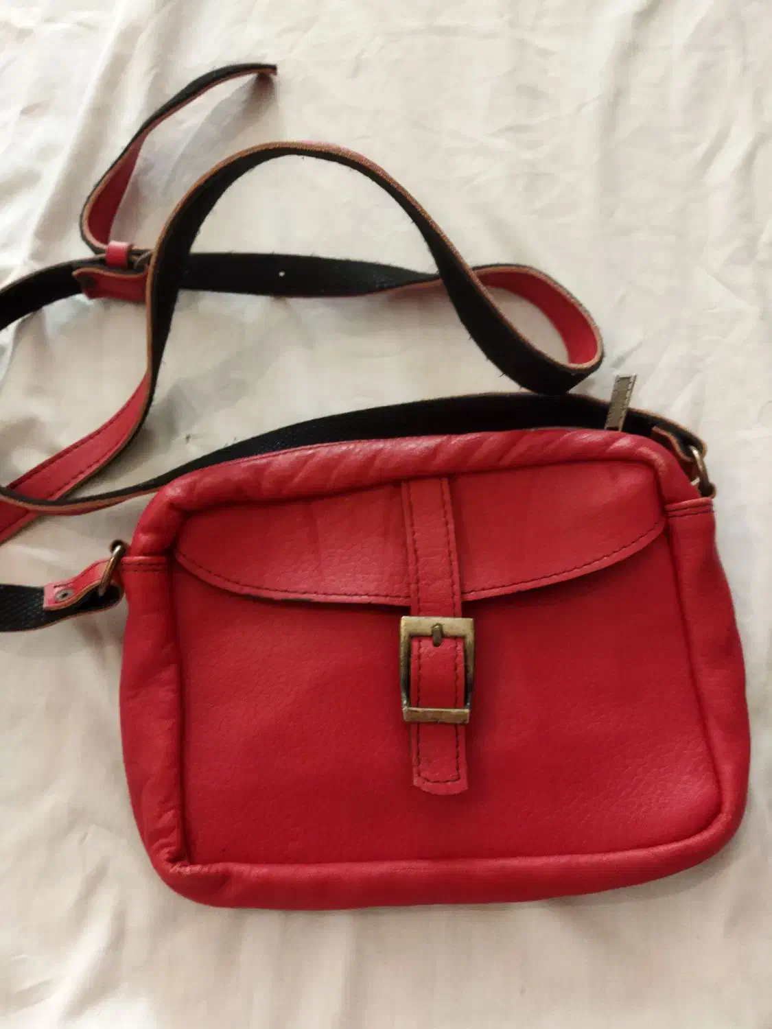 کیف چرم قرمز رنگ|کیف، کفش، کمربند|بندرعباس, |دیوار