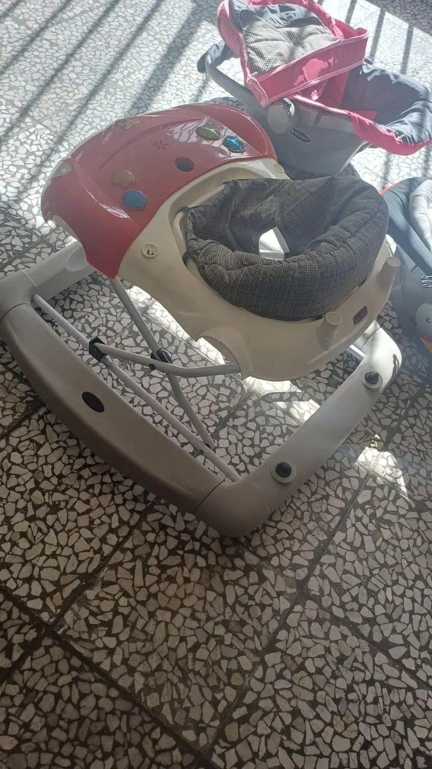 کریر و روروک|کالسکه و لوازم جانبی|فردیس, فردیس|دیوار