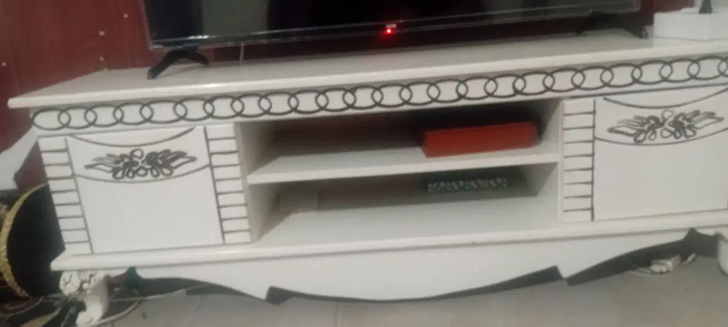 میزتاویزیون بعلت دکوراسیون عوض کنم|میز تلویزیون|سیرجان, |دیوار