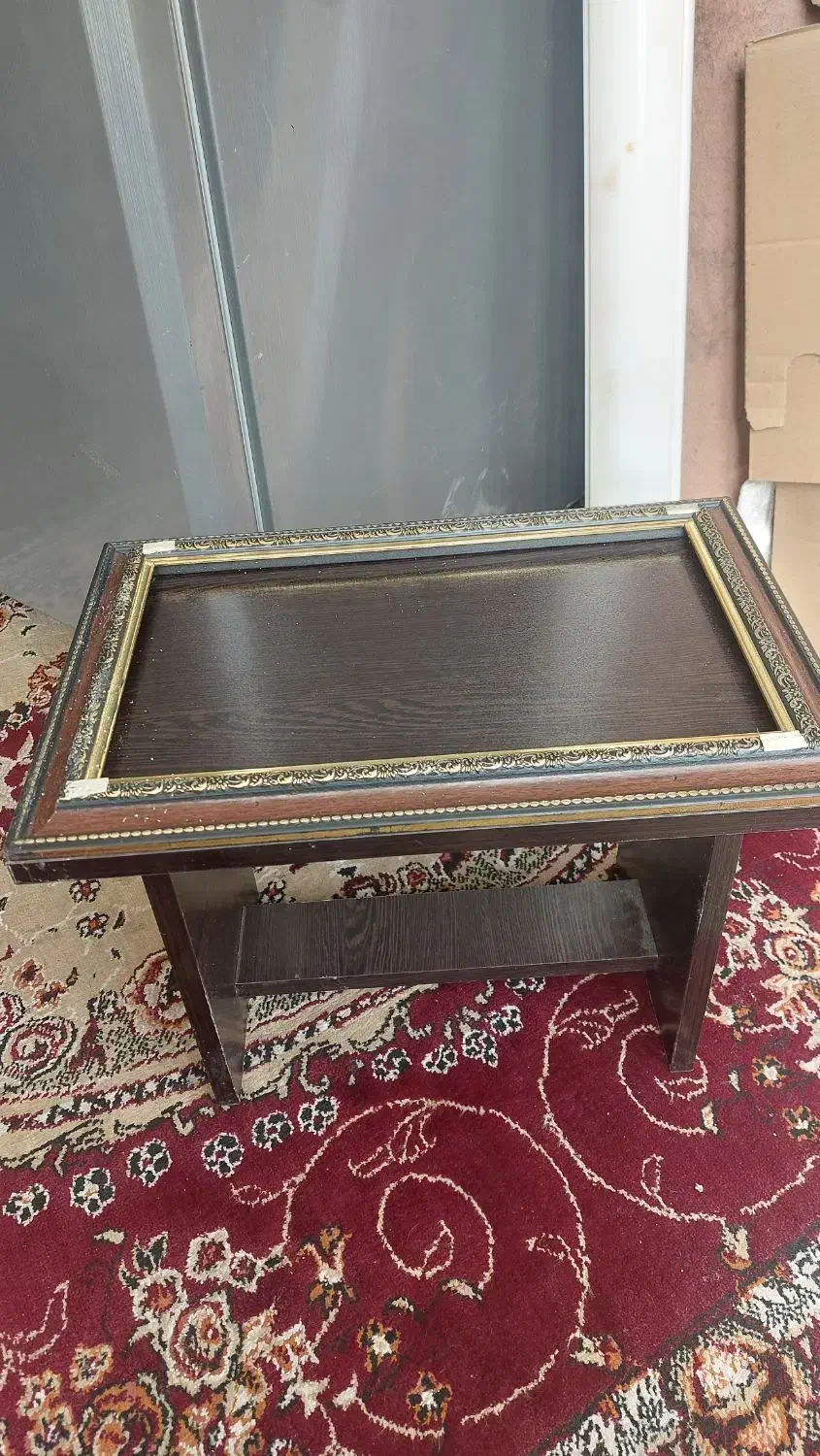 میز جلو مبلی و۴عدد میزعسلی(روی میز شیشه میخوره)|مبلمان خانگی و میز عسلی|خشت, |دیوار