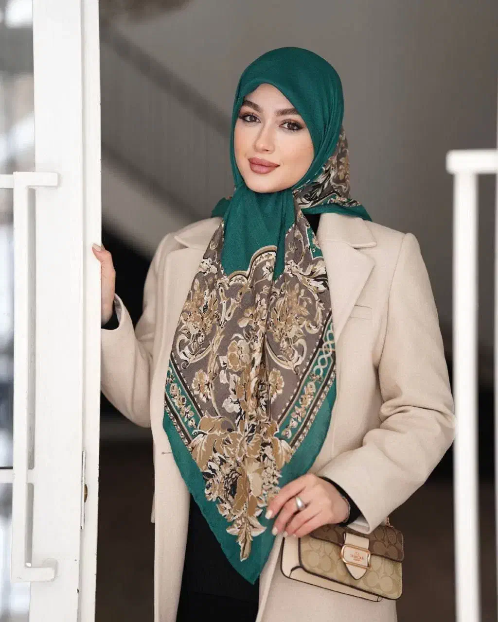 روسری دستدوز، کالکشن پاییزه ویشا|لباس|زابل, |دیوار