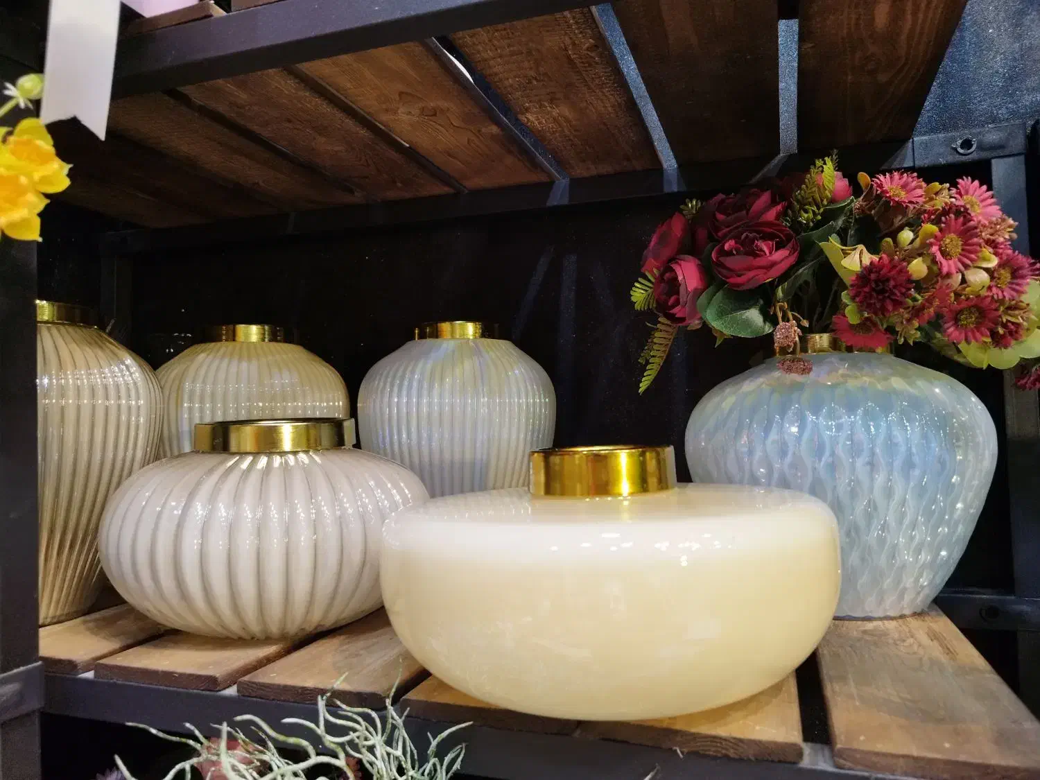 گلدان رنگ ثابت|گل مصنوعی|فردیس, فردیس|دیوار