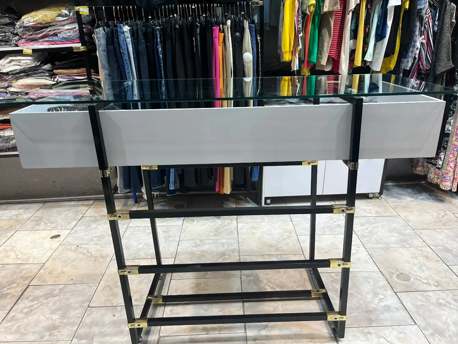 میز .ویترین شیشه ای|بوفه، ویترین، کنسول|شیروان (خراسان), |دیوار