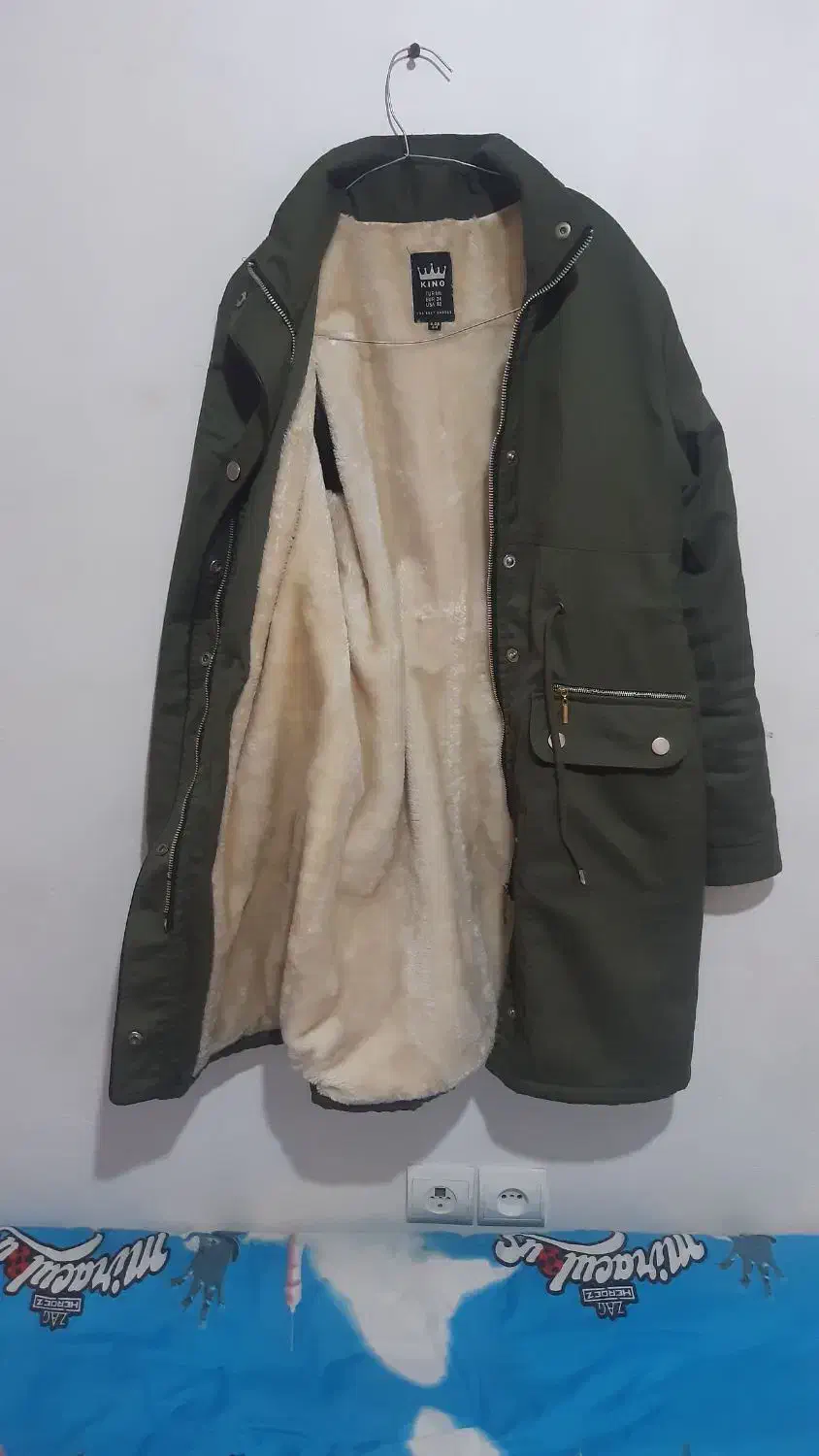 پالتو نو و سالم رنگ زیبا|لباس|ملایر, |دیوار