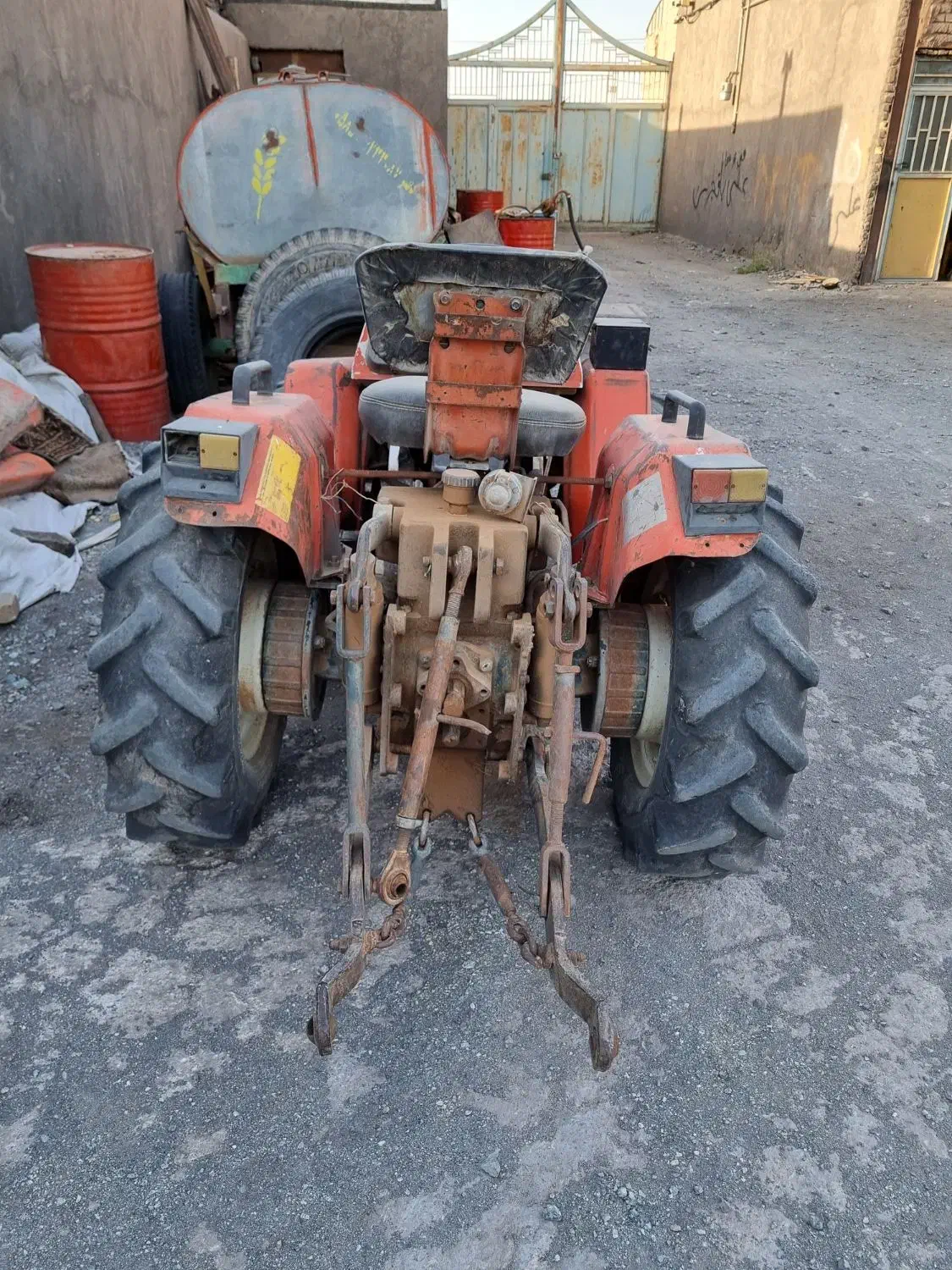 تراکتور کمرشکن ۳۴۱|خودرو سنگین|سبزوار, شهرک صنعتی فرودگاه|دیوار