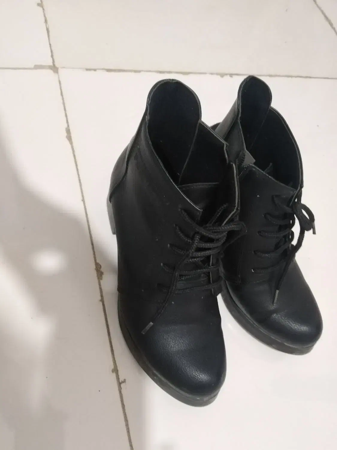 نیم بوت|کیف، کفش، کمربند|اسفراین, |دیوار