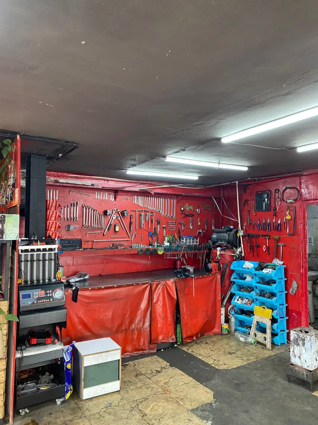 برقکار خودرو درصدی نیازمندیم|استخدام صنعتی، فنی، مهندسی|تهران, حکیمیه|دیوار