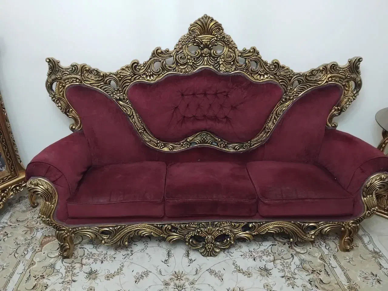 مبل سلطنتی ۹نفره|مبلمان خانگی و میز عسلی|هشتگرد, شهرک گلها|دیوار