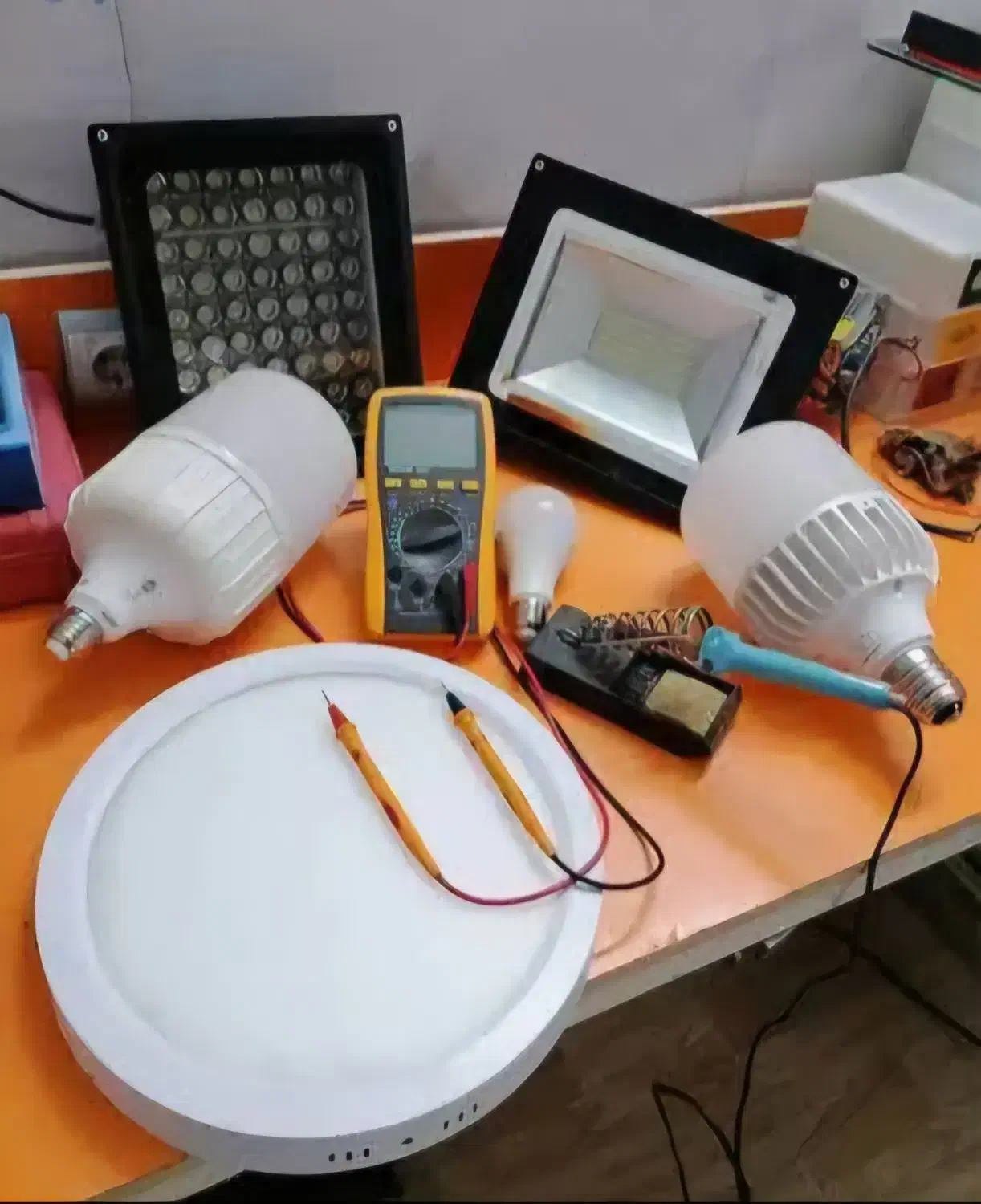 تعمیر لامپ کم مصرف،پنل روکارتوکار و لوازم روشنایی|لامپ و چراغ|تبریز, |دیوار