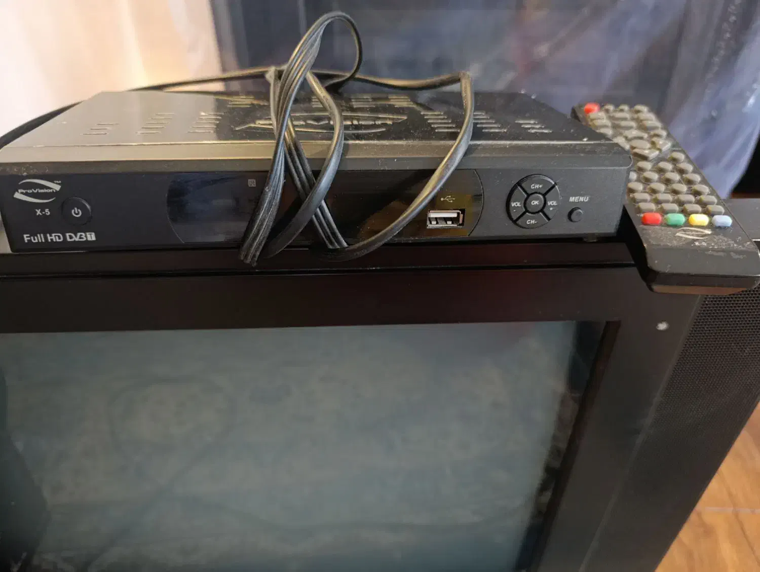 تلویزیون21 اینچ  و دستگاه دیجیتال|تلویزیون و پروژکتور|جیرفت, |دیوار