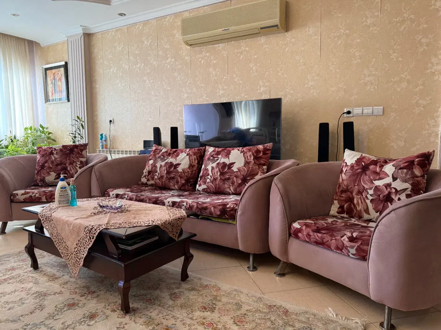 مبلمان ۵ نفره|مبلمان خانگی و میز عسلی|گرگان, |دیوار