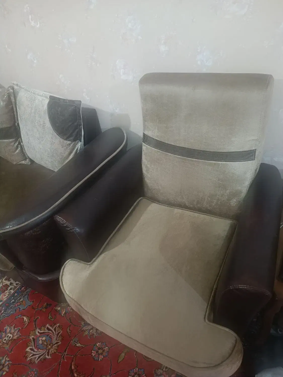 مبل راحتی فوم گرم هفت نفره|مبلمان خانگی و میز عسلی|گلپایگان, |دیوار