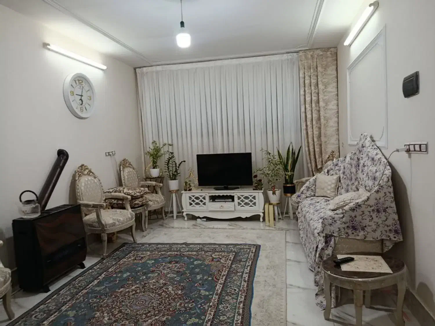 رهن و اجاره یک واحد آپارنمان ۹۰ متری خ دانشگاه|اجارهٔ آپارتمان|سبزوار, فرهنگیان|دیوار