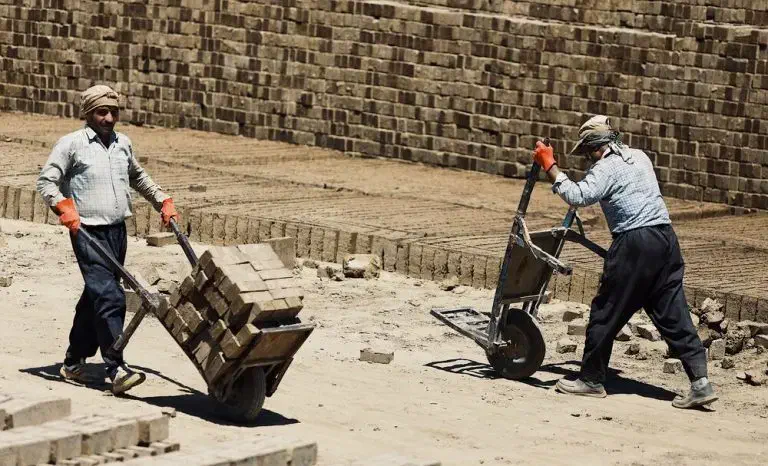 کارگر نظافت ساختمانی و بارگیری|خدمات نظافت|ارومیه, |دیوار