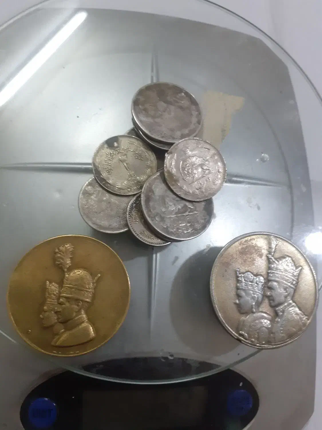 سکه نقره۴۰یا۴۱گرم عیارپائین|کلکسیون سکه، تمبر، اسکناس|قم, شهرک فاطمیه|دیوار