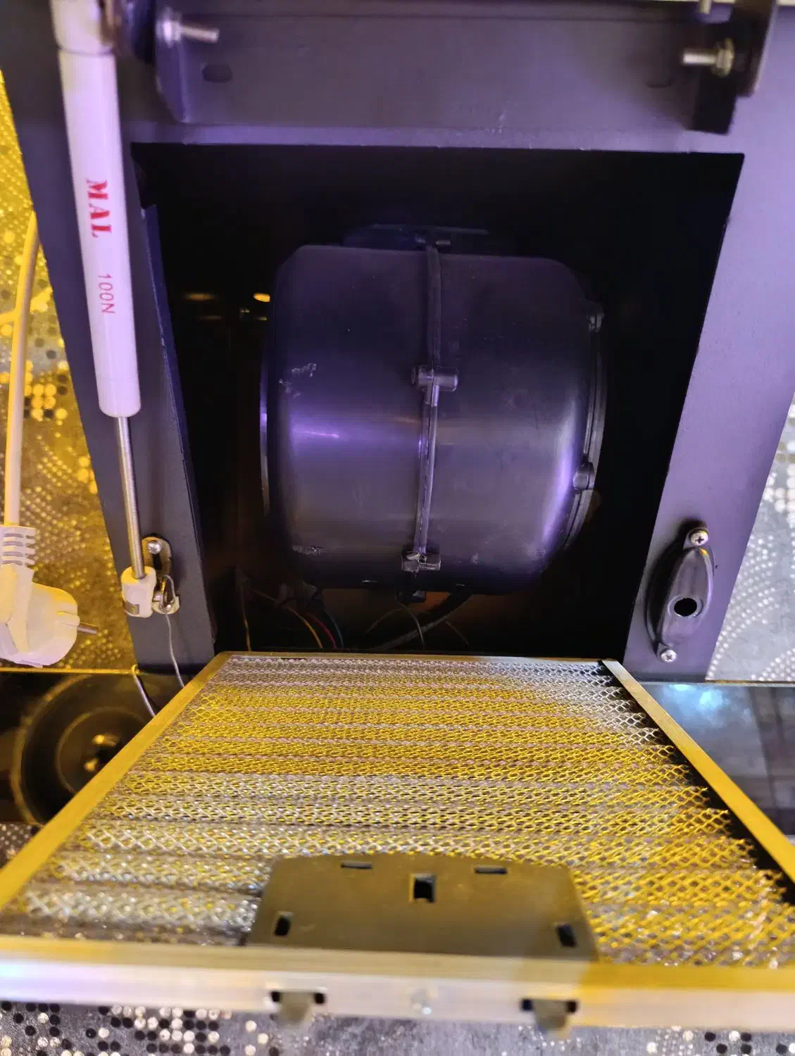 هود تکنو پلاس|هود|رباط‌کریم, رباط‌کریم|دیوار