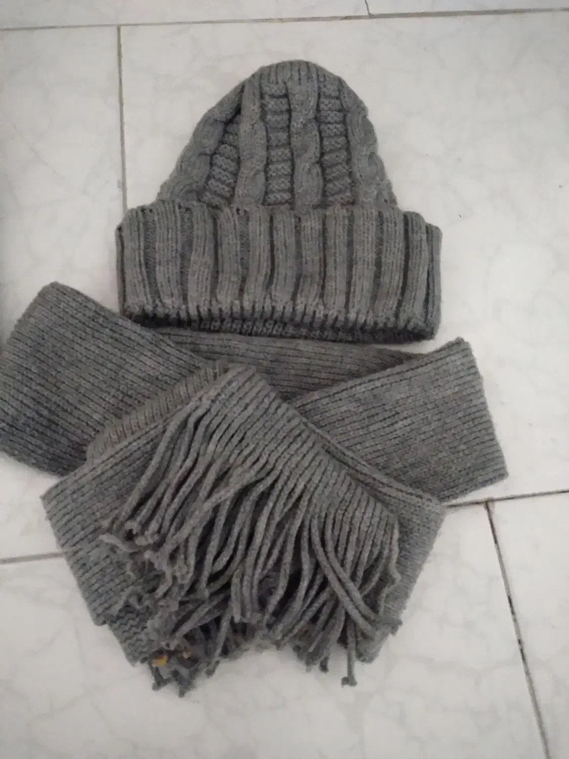 یک شال وکلاه ست ویک کلاه تک باقیمت مناسب|لباس|فردیس, شهرک ۱۱۰|دیوار