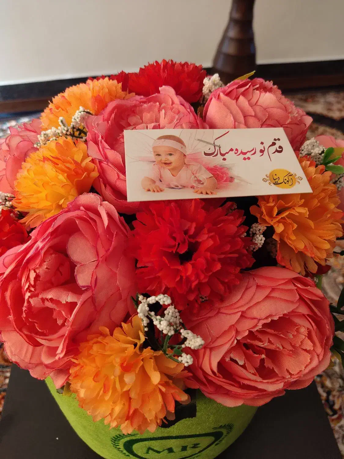 ۲ عددگل و گلدان|گل مصنوعی|همدان, |دیوار