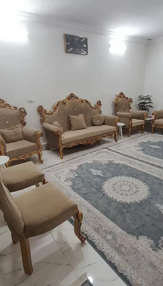 سرویس مبل ۸نفره همراه ۴ میزبان(۱۲نفره)همراه عسلی|مبلمان خانگی و میز عسلی|شهریار, شهریار|دیوار