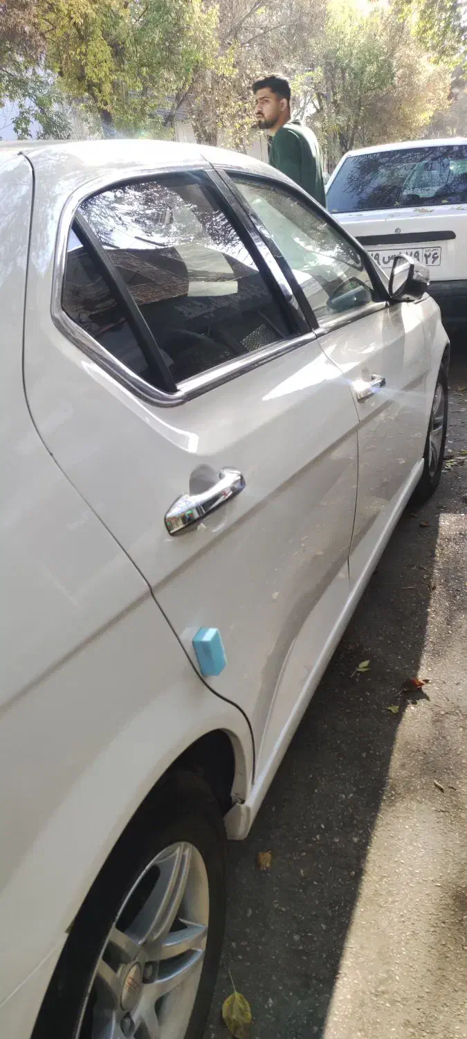 دنا پلاس 1402 بدون رنگ پنج دنده تمیز و بدون خط|خودرو سواری و وانت|بجنورد, |دیوار