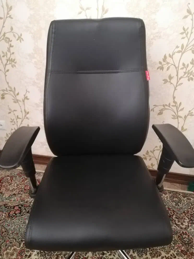 صندلی چرخدار با جک تنظیم ارتفاع و پشتی|مبلمان اداری|کرمان, |دیوار