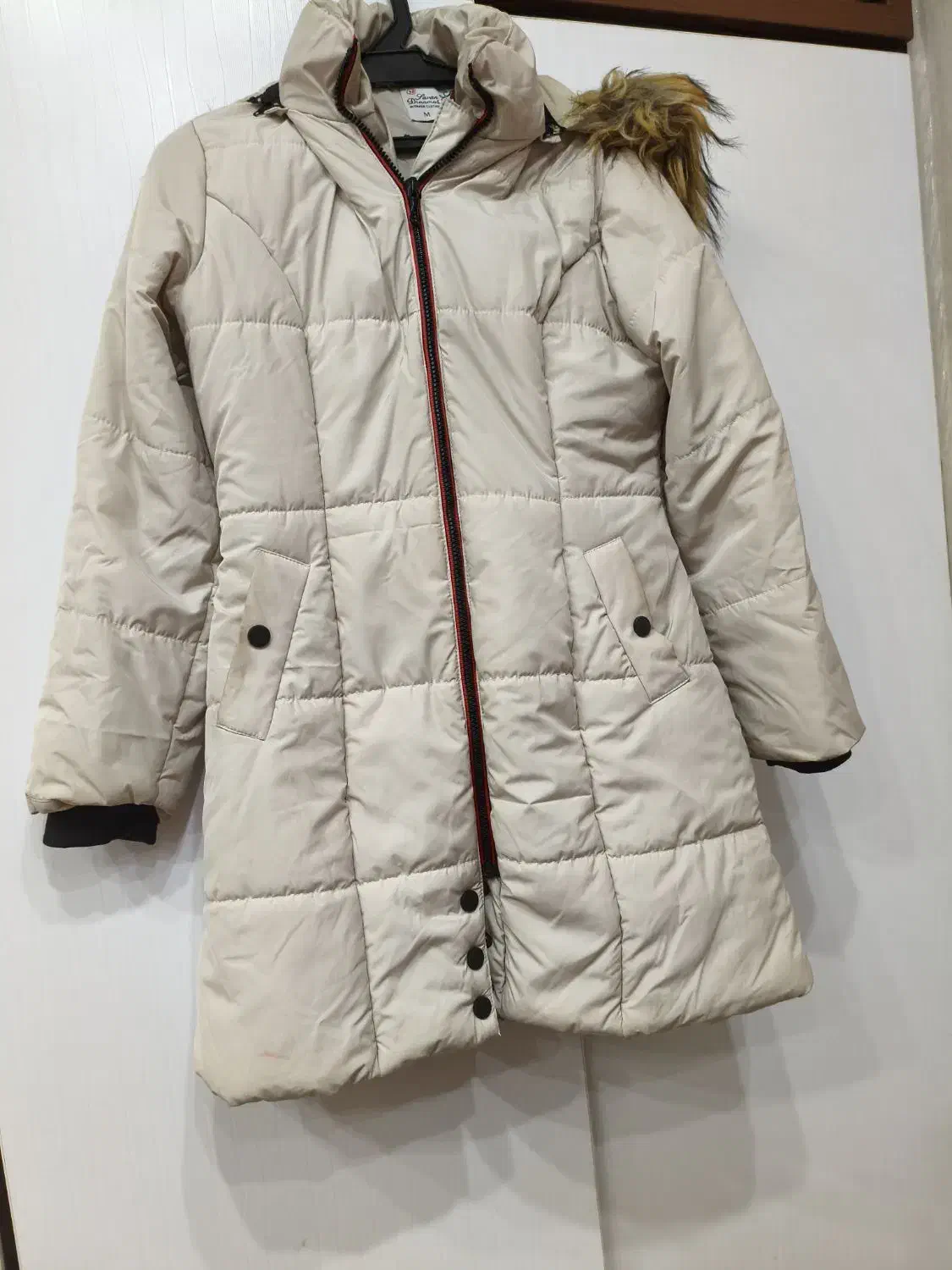 پالتو|لباس|دورود, |دیوار