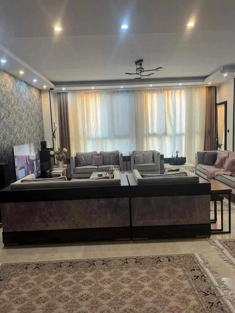 ۱۵۰متر۳خوابه/۳سال ساخت/۲پارکینگ/ونک شیخ بهائی