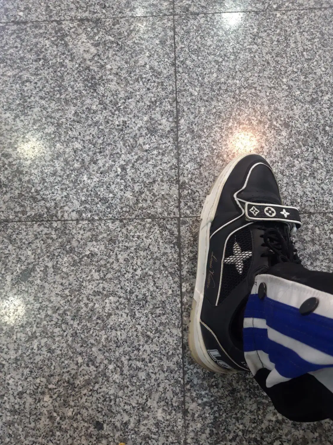 کفش لوییز وینتون اصل سایز ۴۳|کیف، کفش، کمربند|شیراز, جوادیه|دیوار