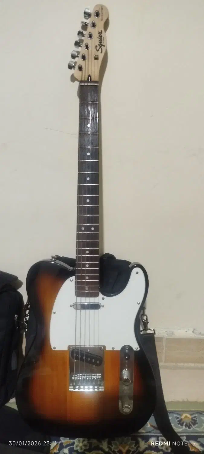 گیتار الکتریک|گیتار، بیس، امپلیفایر|رشت, یخسازی|دیوار