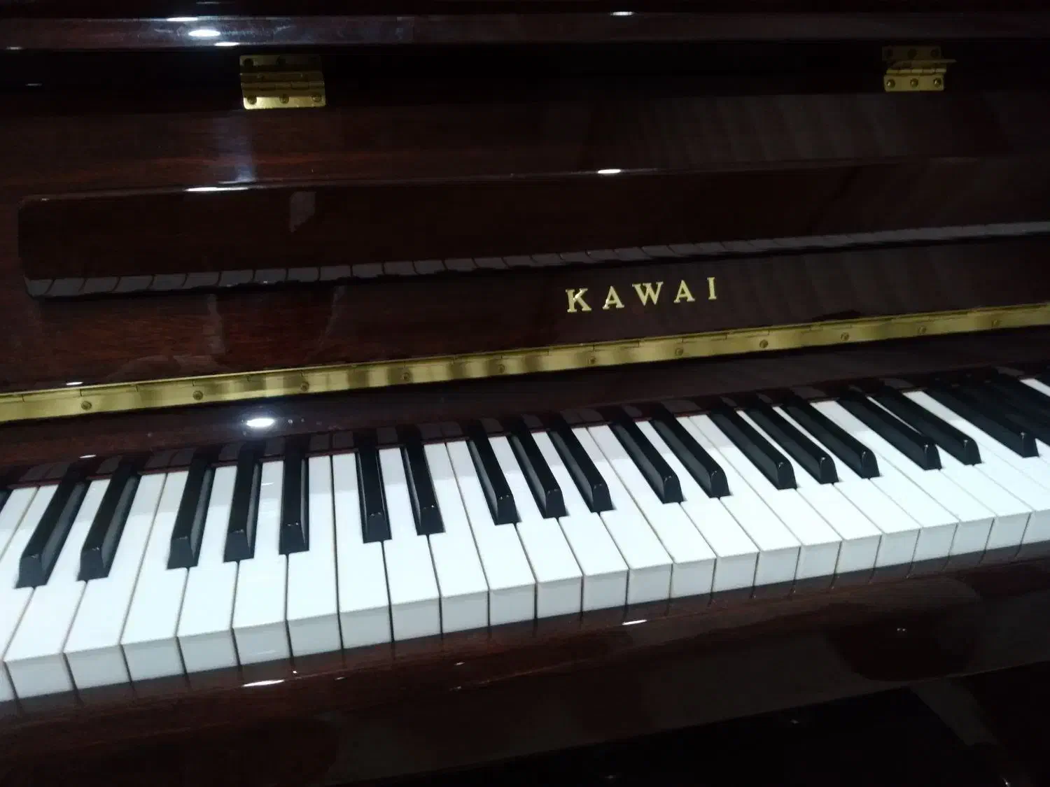 پیانو آکوستیک سالم تازه کوک شده|پیانو، کیبورد، آکاردئون|قزوین, |دیوار