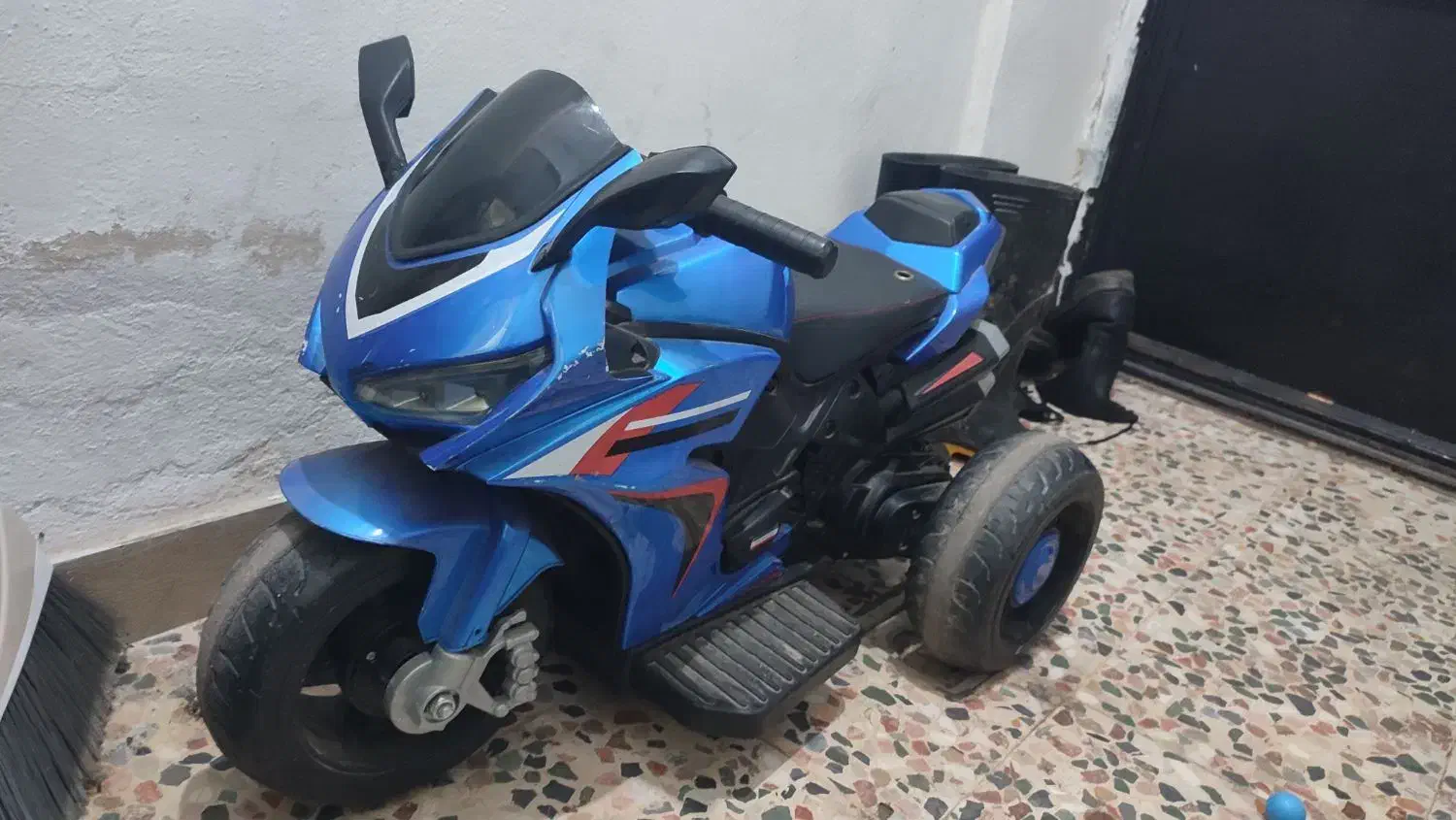 موتورشارژی|اسباب‌بازی بچه|لاهیجان, لاشیدان|دیوار