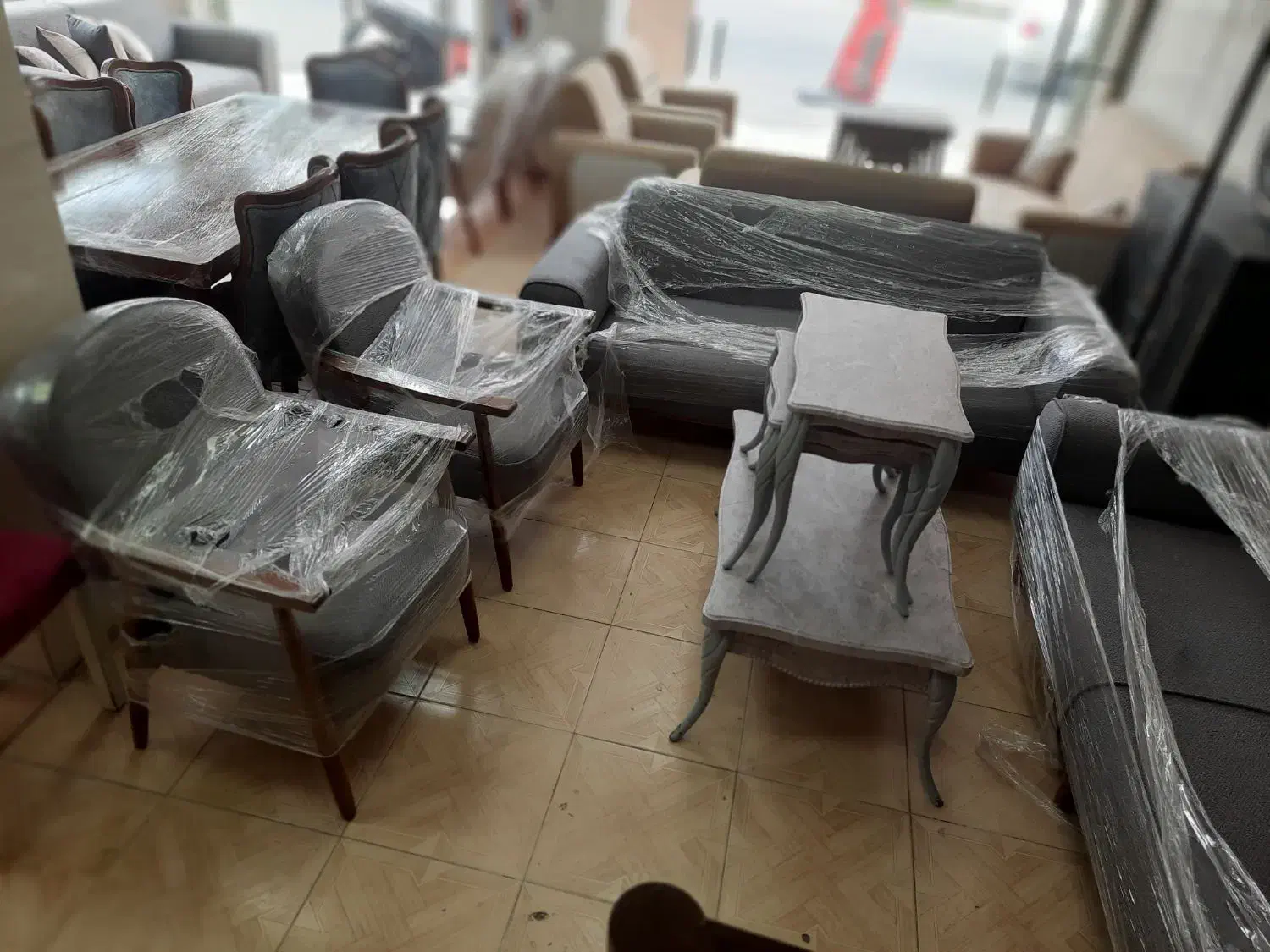 مبل ۸ نفره مینی مال|مبلمان خانگی و میز عسلی|رشت, گلزاران|دیوار