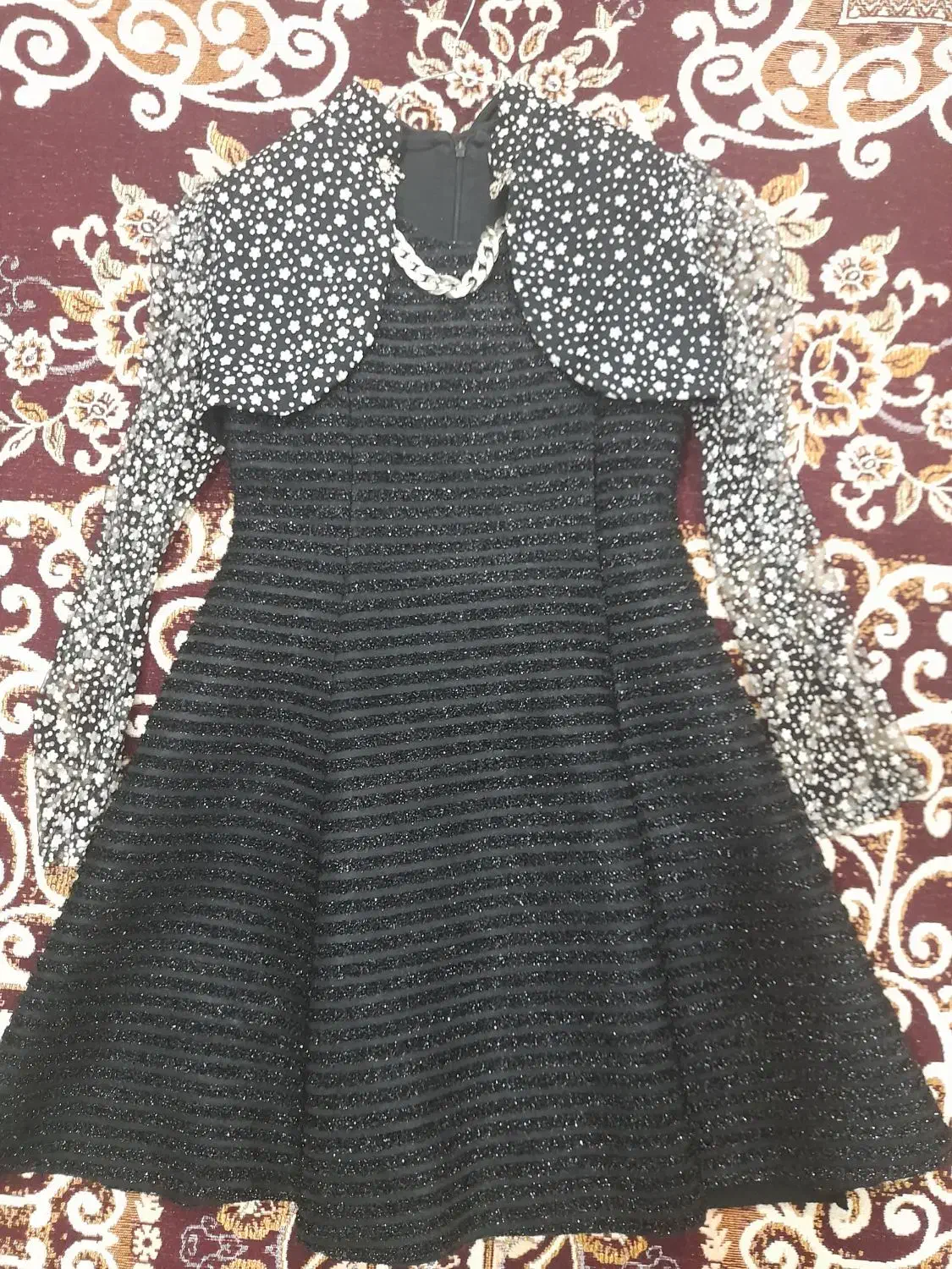 دُن مجلسی|کفش و لباس بچه|سلماس, |دیوار