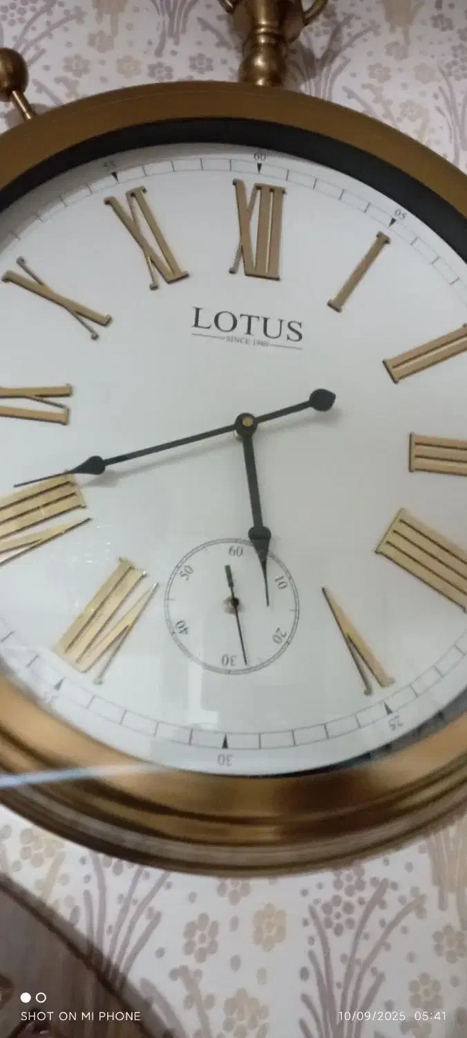 ساعت لوتوس درجه یک کاملا نو|ساعت دیواری و تزئینی|خرم‌آباد, |دیوار