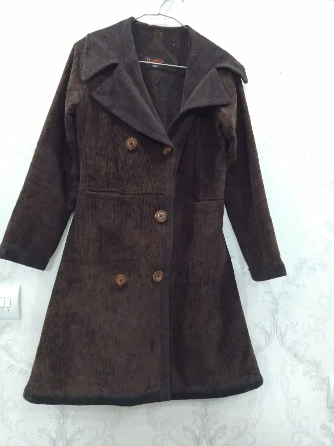 پالتو|لباس|فولادشهر, مسکن مهر فولادشهر|دیوار