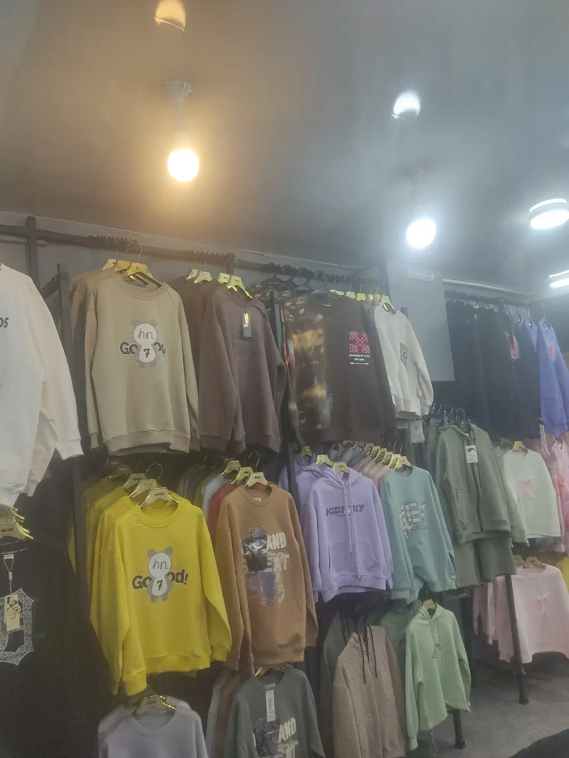 واگذاری مغازه با کلیه ی اجناس و تجهیزات و دکور|عمده‌فروشی|شاهین‌شهر, فردوسی|دیوار