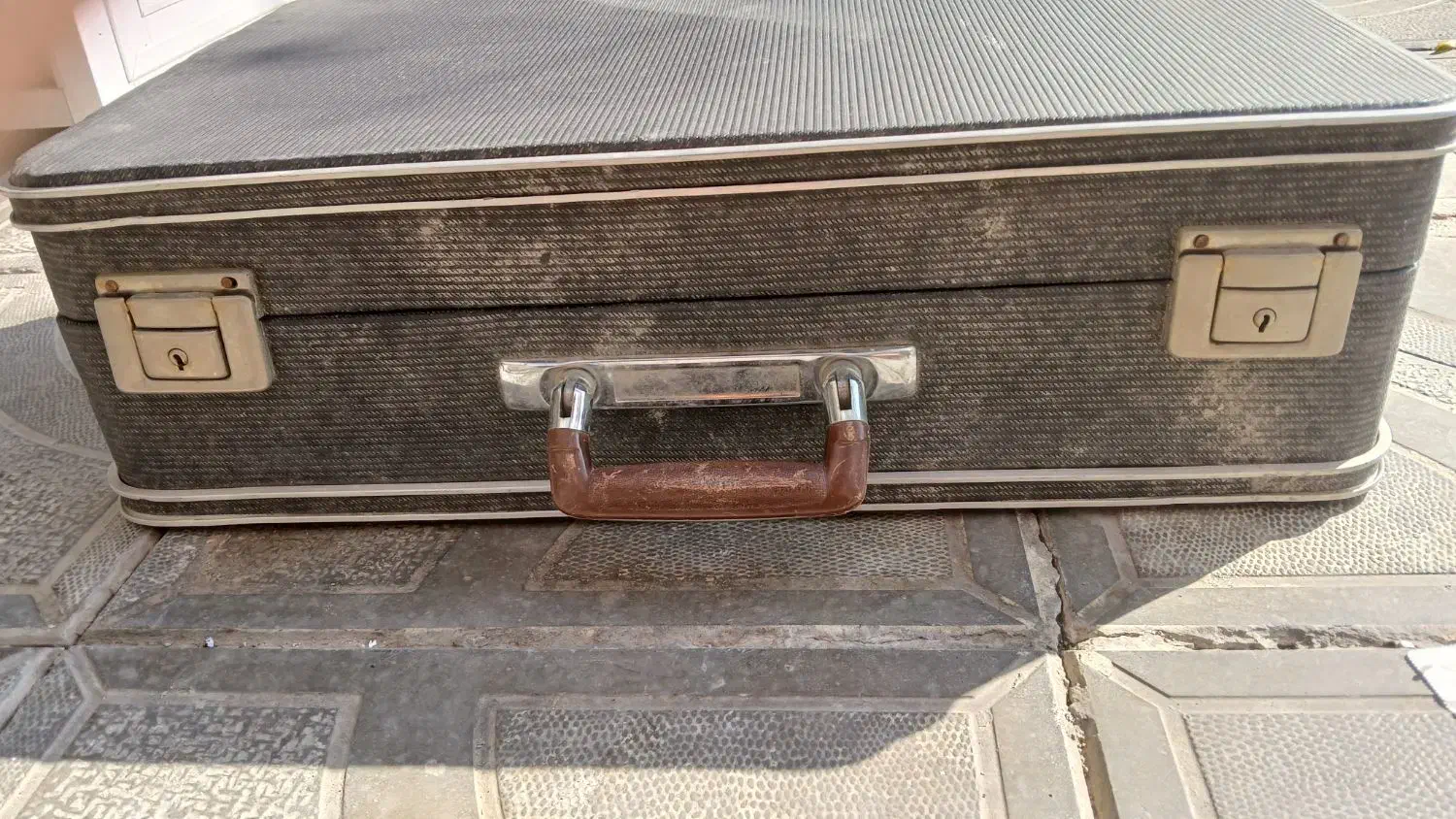 چمدان قدیمی|کیف، کفش، کمربند|ارومیه, |دیوار