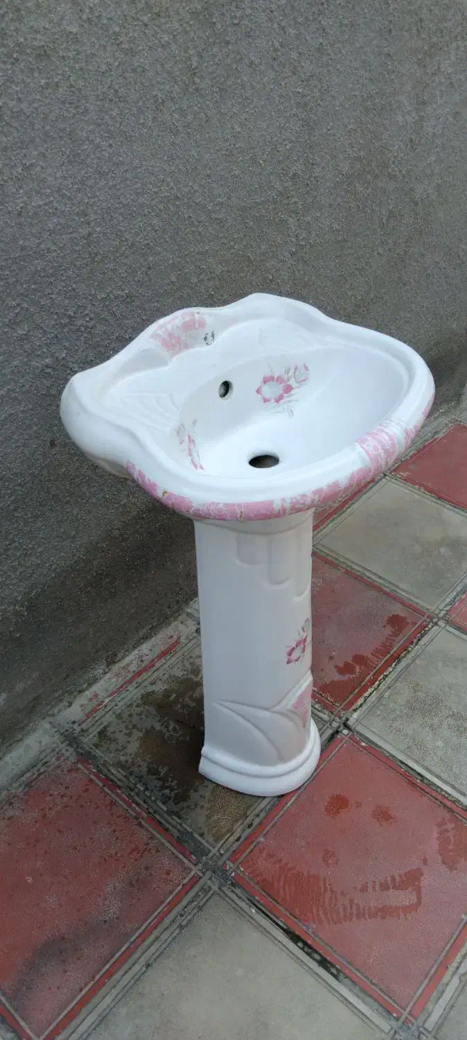 روشویی بسیار سالم و تمیز، کم کار|لوازم سرویس بهداشتی|قروه, |دیوار