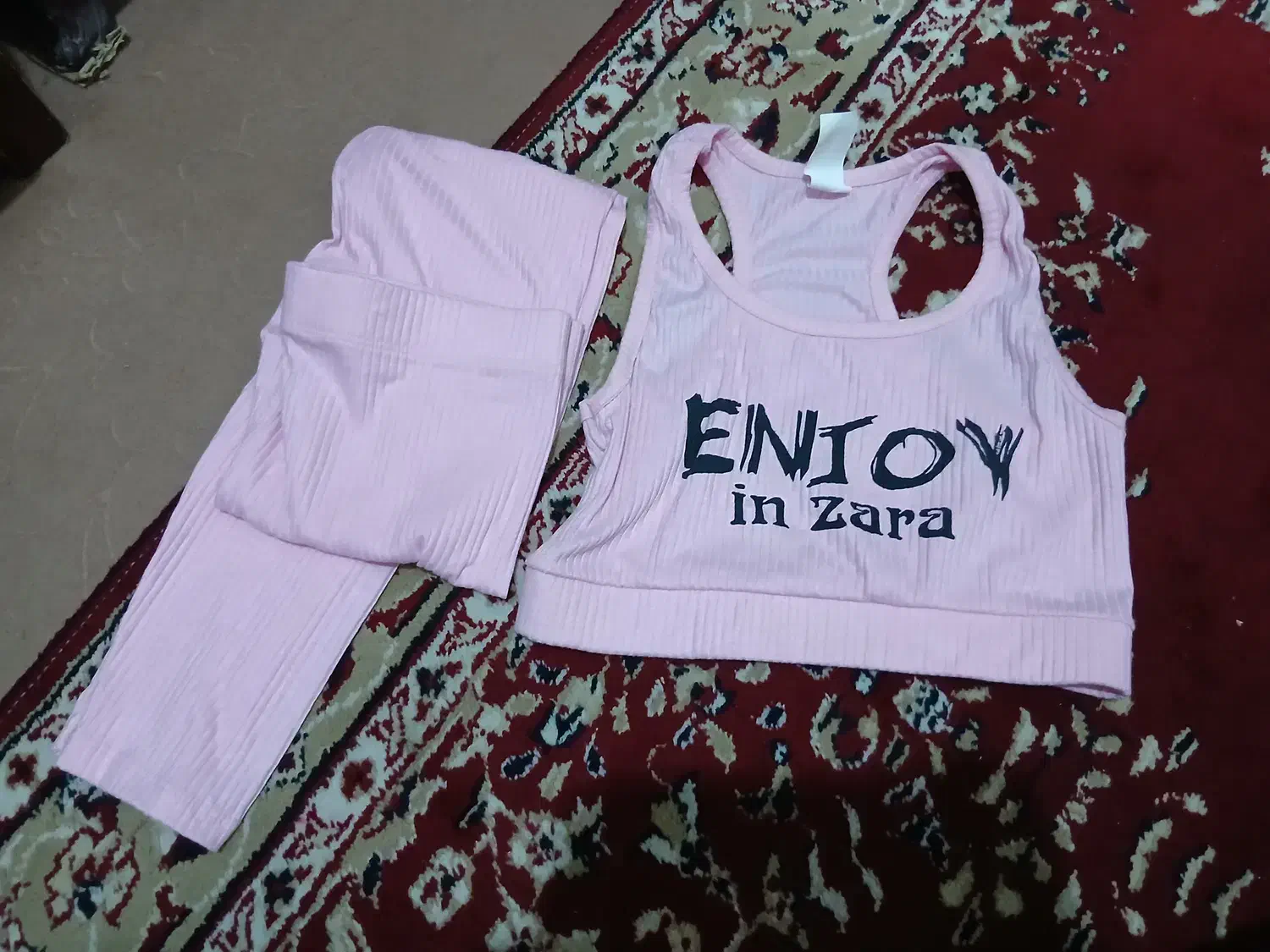 لباس|لباس|قیامدشت - خاورشهر, |دیوار