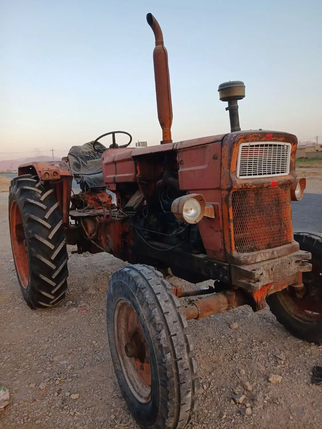 تراکتور رومانی مدل 1364|خودرو سنگین|ارسنجان, |دیوار