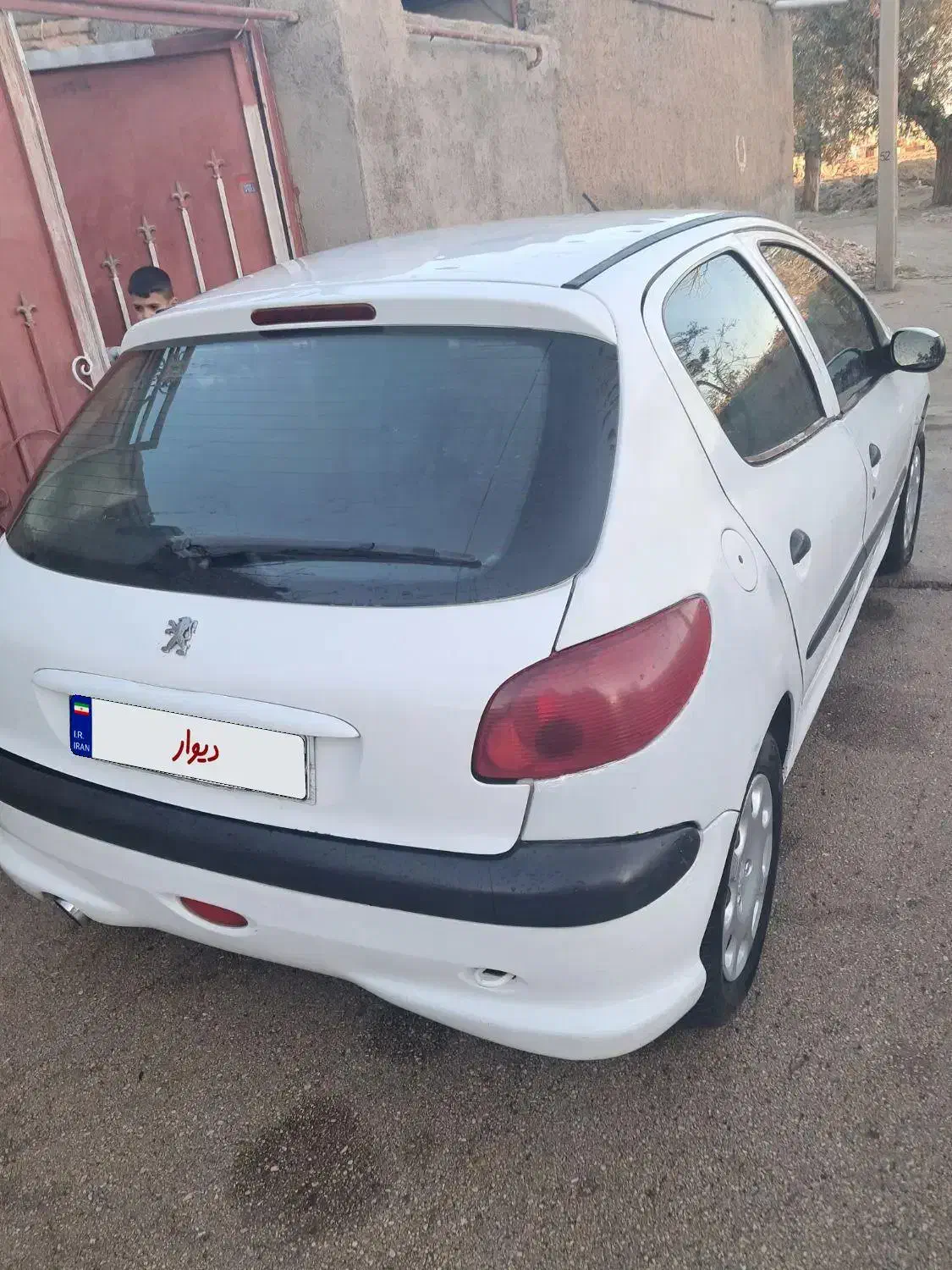 پژو۲۰۶سفیدمدل۸۷|خودرو سواری و وانت|نیشابور, فردوسی جنوبی|دیوار