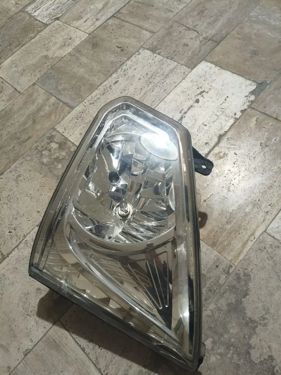 چراغ جلو faw|قطعات یدکی و لوازم جانبی|شهریار, شهرک وائین|دیوار