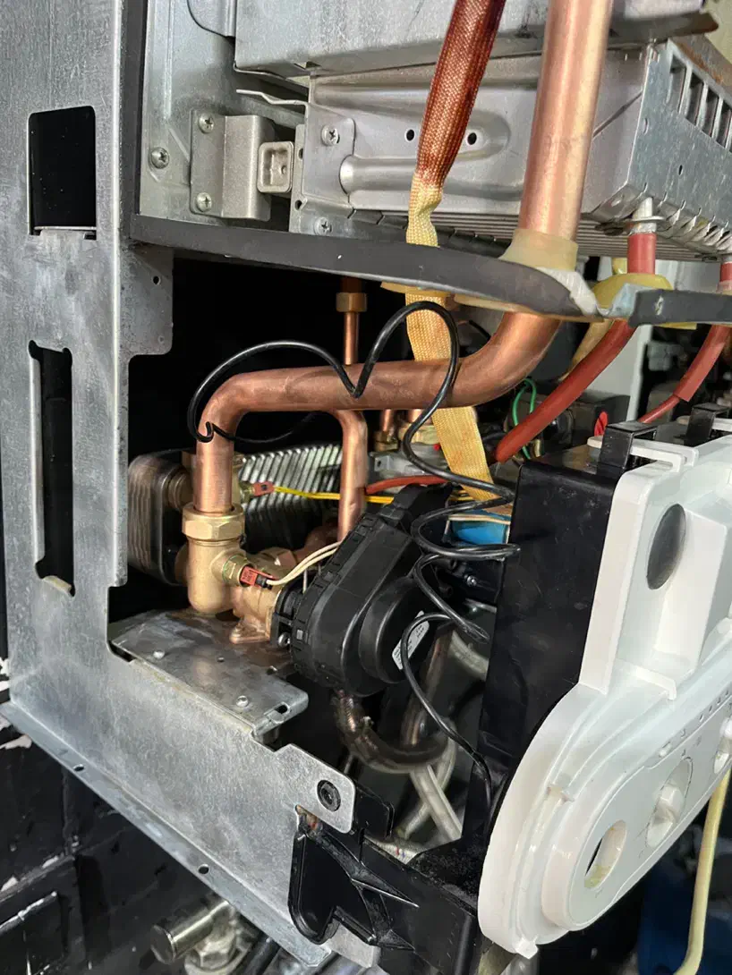 تعمیر انواع پکیچ شبانه روزی|آبگرمکن، پکیج، شوفاژ|پرند, فاز ۴|دیوار