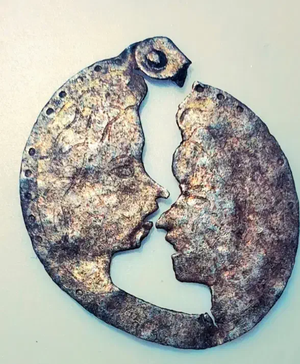 پلاک 14عیار زمرد با نگین های اصل و 2 رخ قدمتدار|جواهرات|کرج, ساسانی (قلمستان)|دیوار